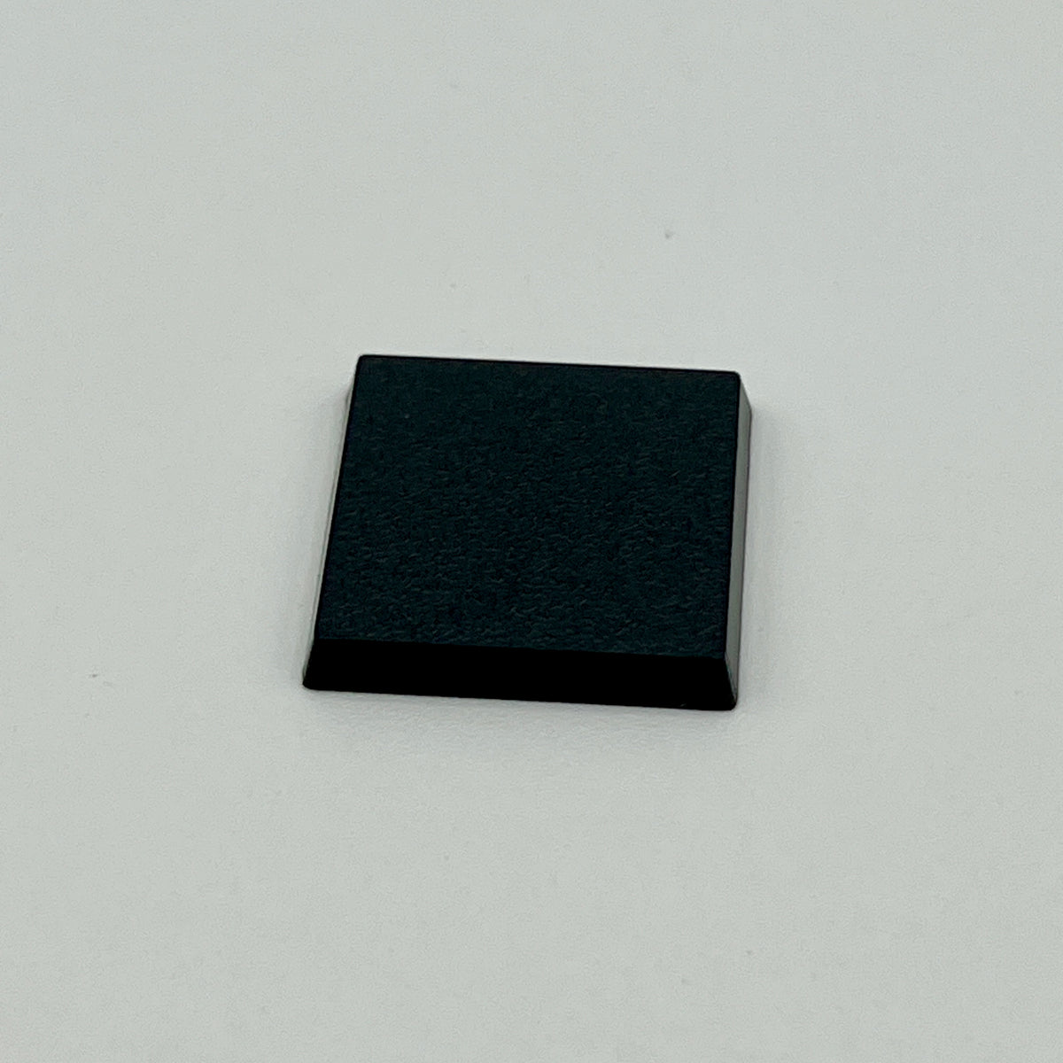 Heros Corner Kunststoff-Bases 25 mm eckig, schwarz (20 Stück)